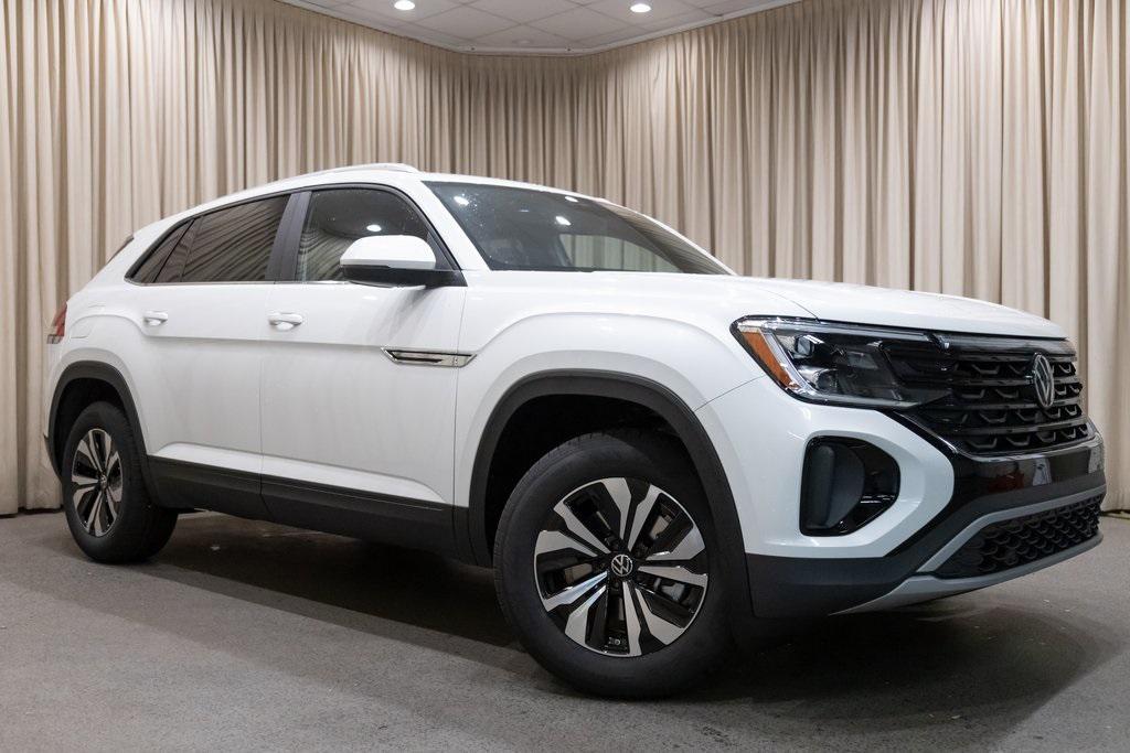 new 2026 Volkswagen Atlas Cross Sport car, priced at $44,015