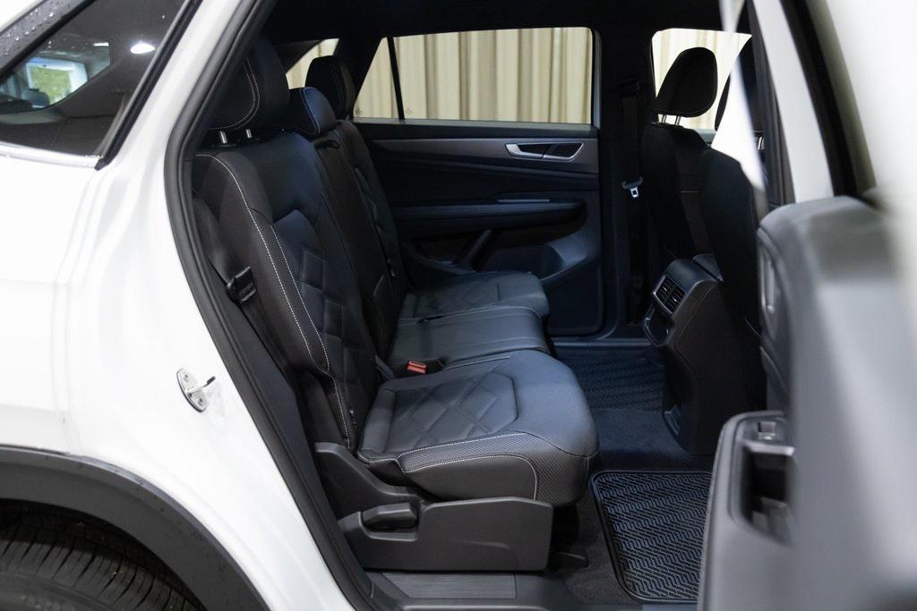 new 2026 Volkswagen Atlas Cross Sport car, priced at $44,015