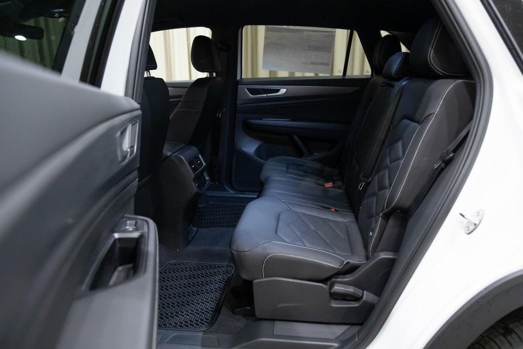 new 2026 Volkswagen Atlas Cross Sport car, priced at $44,015