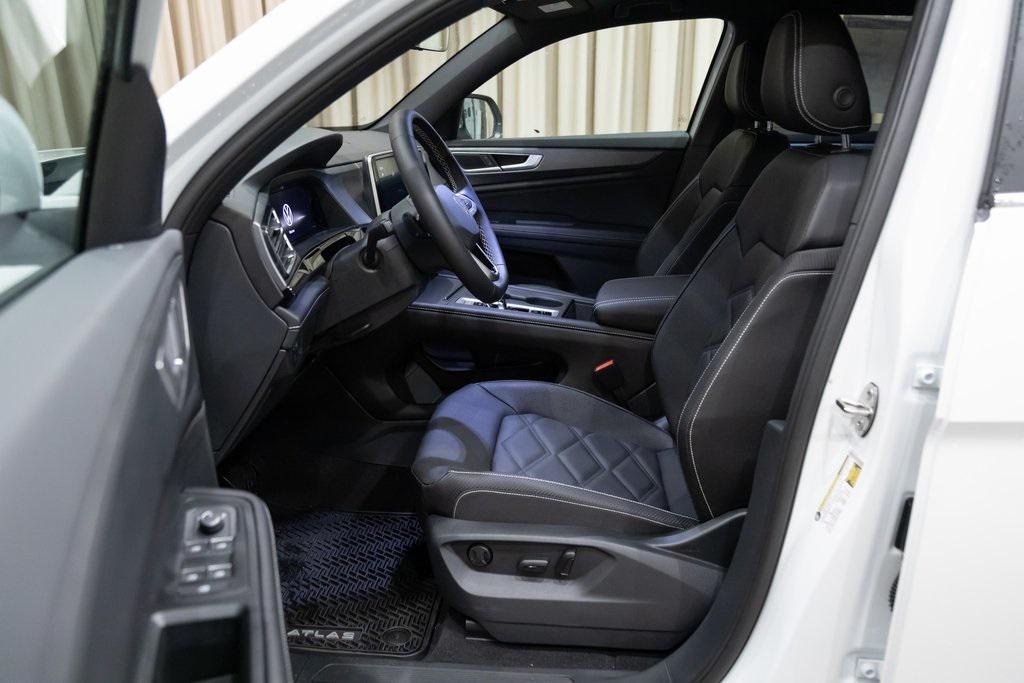 new 2026 Volkswagen Atlas Cross Sport car, priced at $44,015