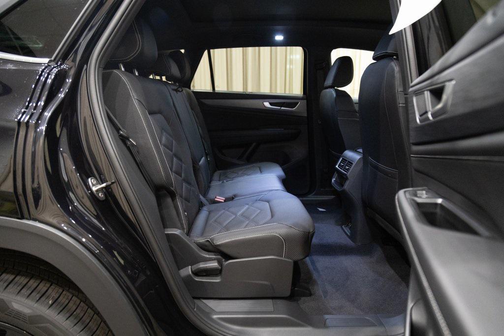 new 2026 Volkswagen Atlas Cross Sport car, priced at $47,350