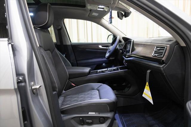 new 2025 Volkswagen Atlas car, priced at $54,140