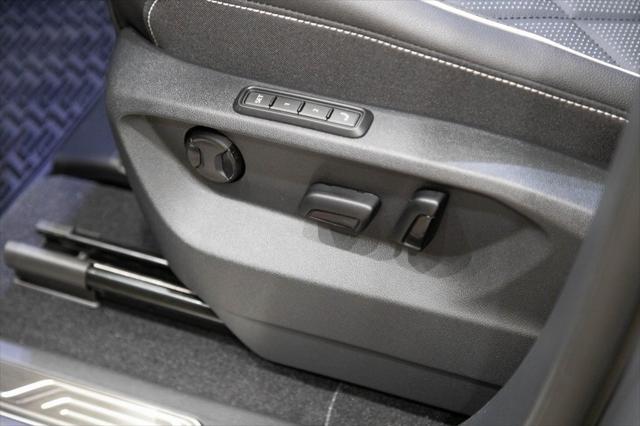 new 2025 Volkswagen Atlas car, priced at $54,140