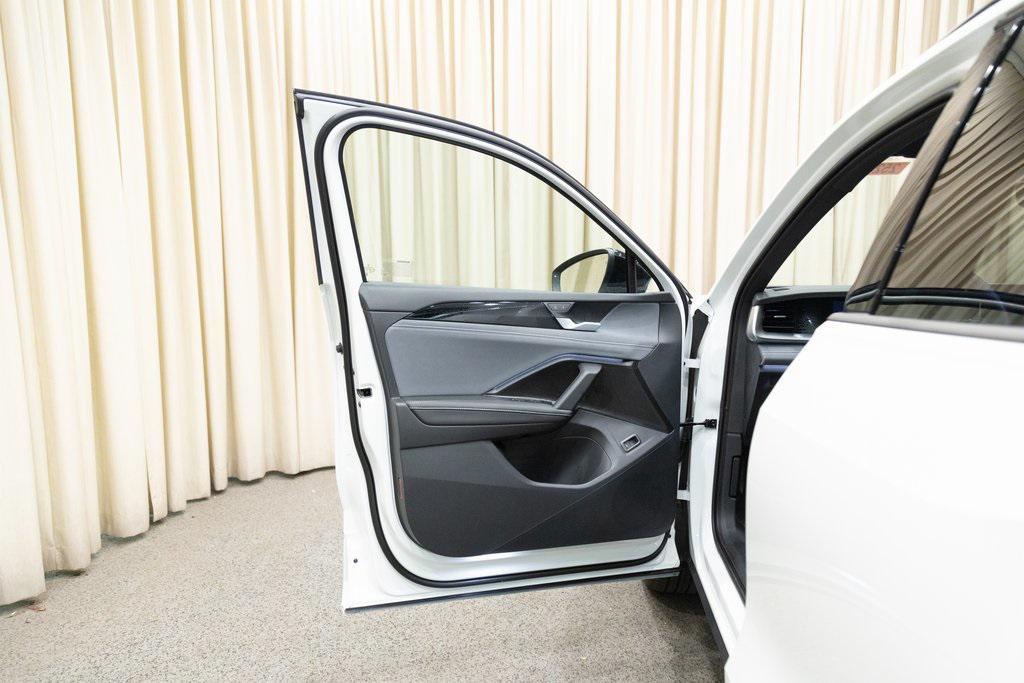 new 2025 Volkswagen Tiguan car, priced at $39,320