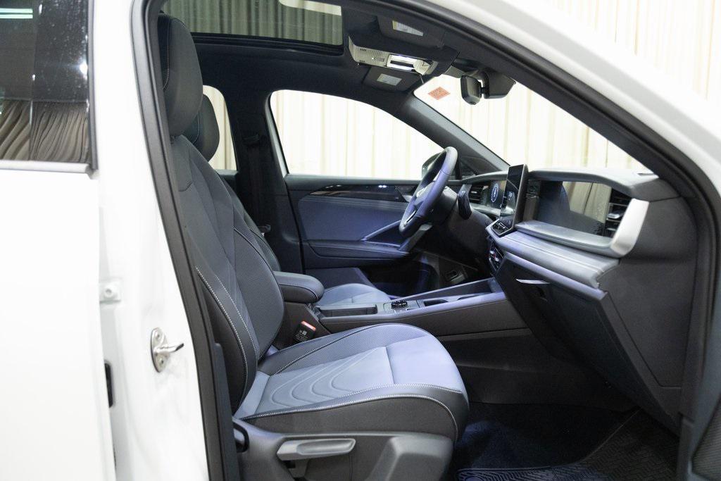 new 2025 Volkswagen Tiguan car, priced at $39,320