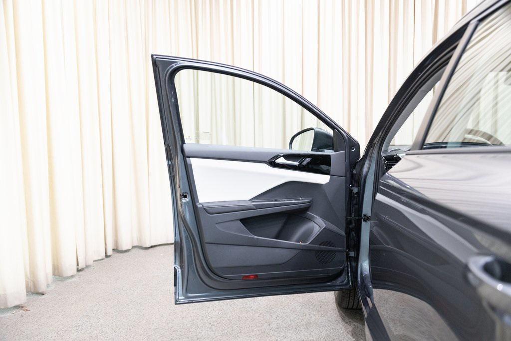 new 2025 Volkswagen Taos car, priced at $27,889