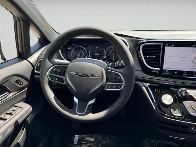 new 2025 Chrysler Pacifica car, priced at $46,458