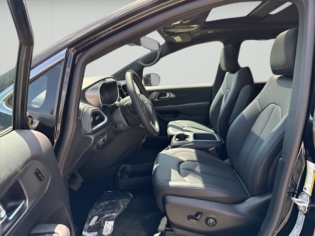 new 2025 Chrysler Pacifica car, priced at $46,458