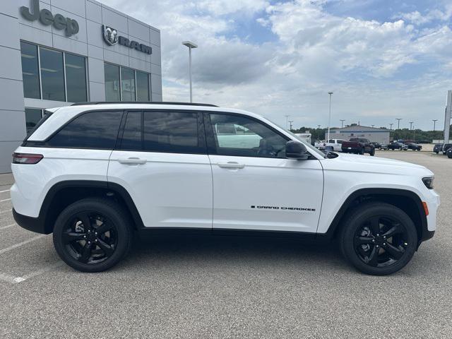 new 2024 Jeep Grand Cherokee car, priced at $44,541