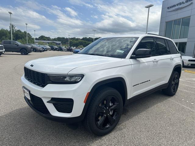 new 2024 Jeep Grand Cherokee car, priced at $44,541