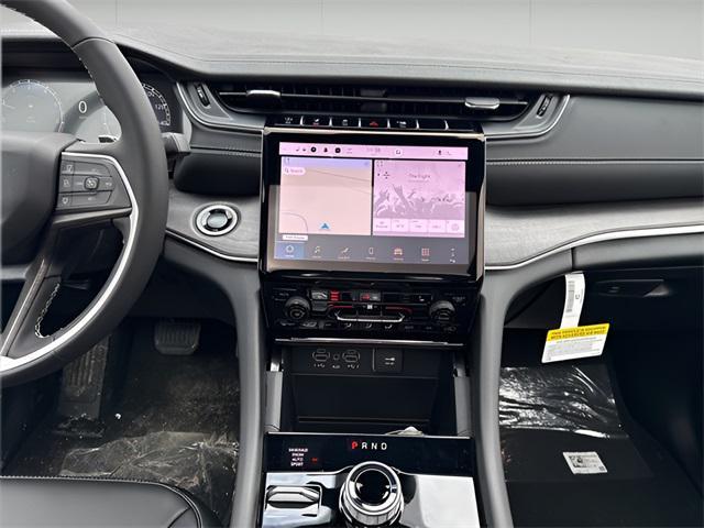 new 2025 Jeep Grand Cherokee car, priced at $50,832