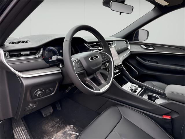 new 2025 Jeep Grand Cherokee car, priced at $50,832