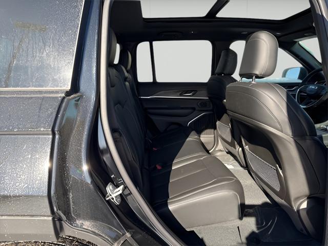 new 2025 Jeep Grand Cherokee car, priced at $50,653