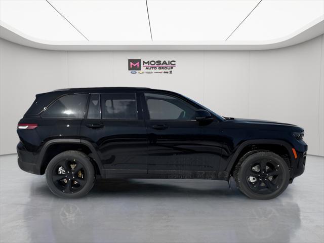 new 2025 Jeep Grand Cherokee car, priced at $50,653