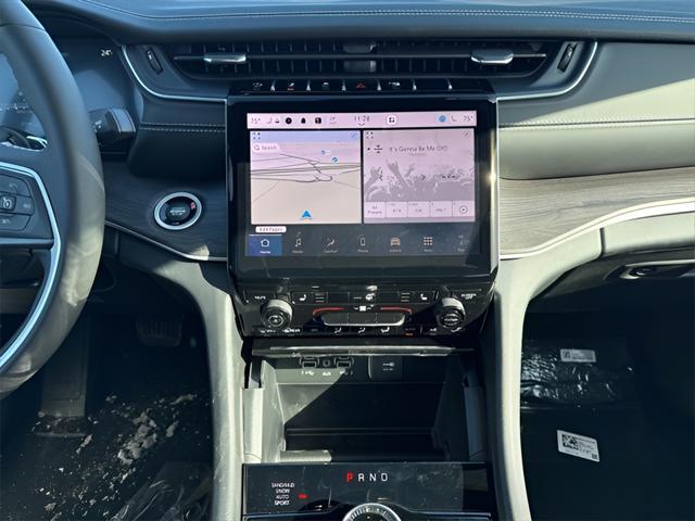 new 2025 Jeep Grand Cherokee car, priced at $50,653