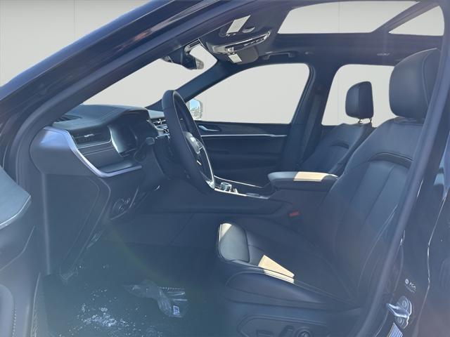 new 2025 Jeep Grand Cherokee car, priced at $50,653