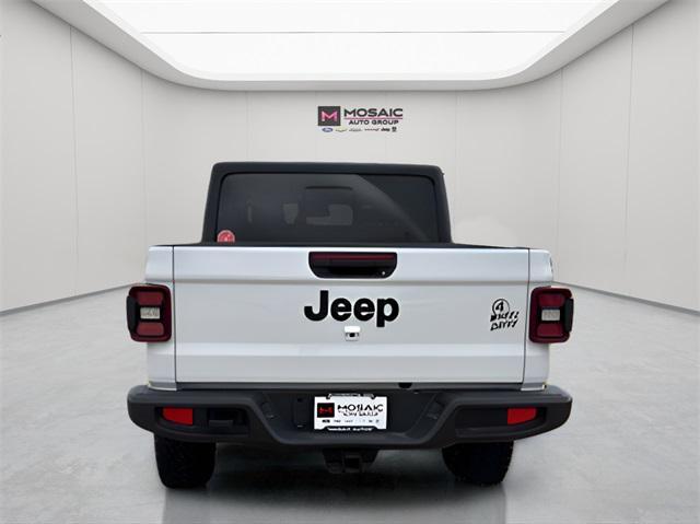 new 2024 Jeep Gladiator car, priced at $43,889