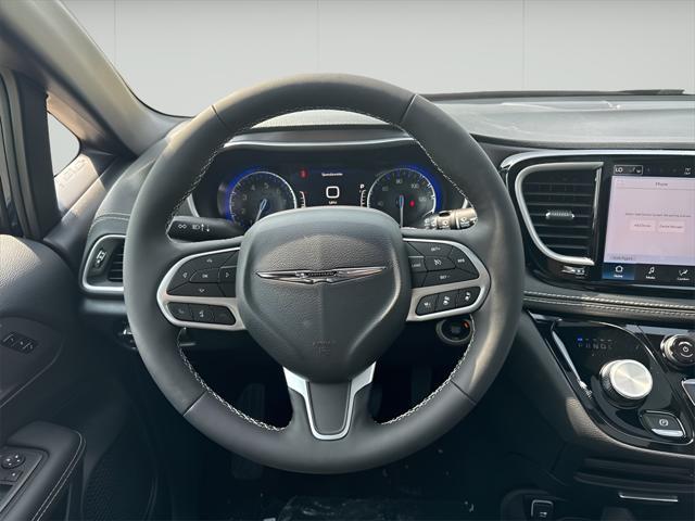 new 2025 Chrysler Pacifica car, priced at $46,889