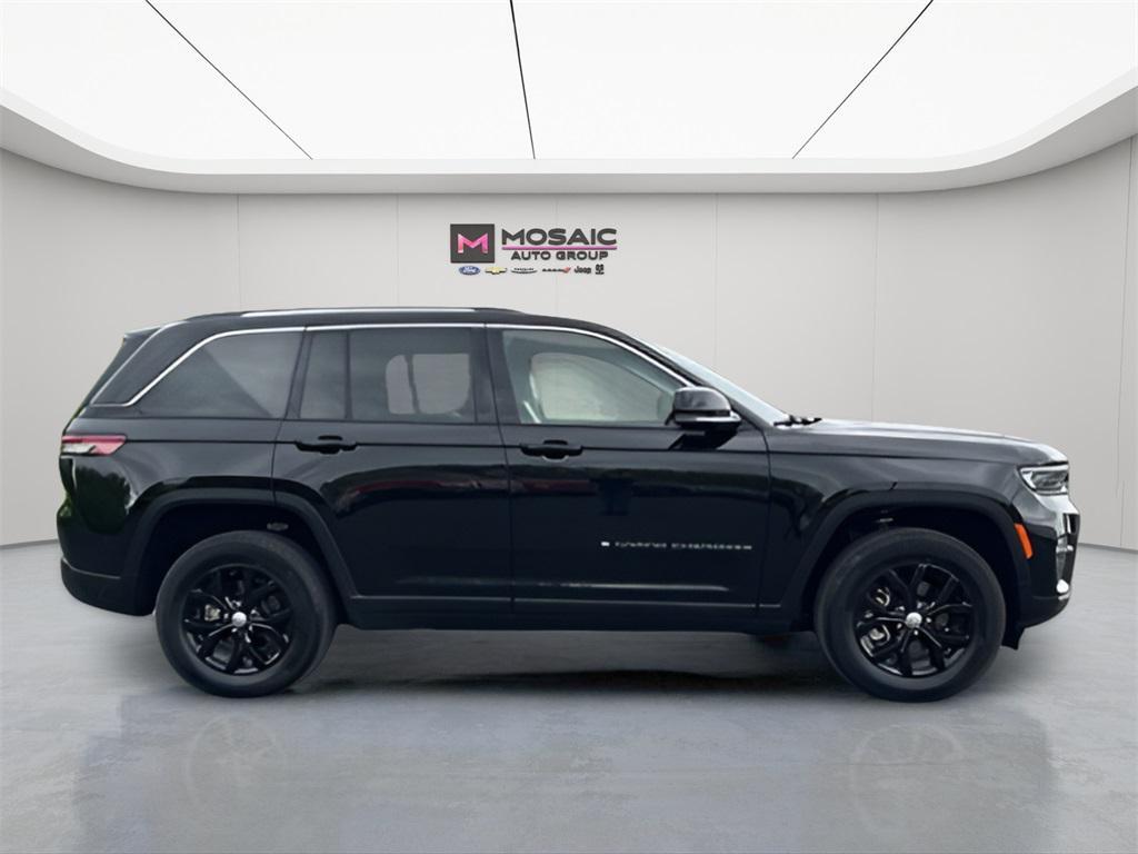 used 2022 Jeep Grand Cherokee car, priced at $30,990