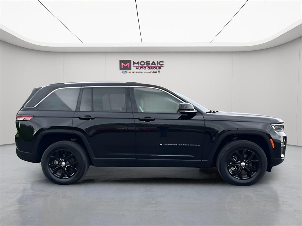 used 2022 Jeep Grand Cherokee car, priced at $30,990