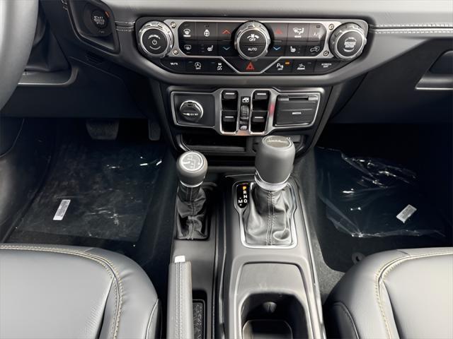 new 2025 Jeep Gladiator car, priced at $53,862