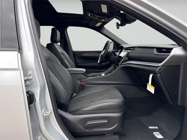 new 2025 Jeep Grand Cherokee L car, priced at $43,873