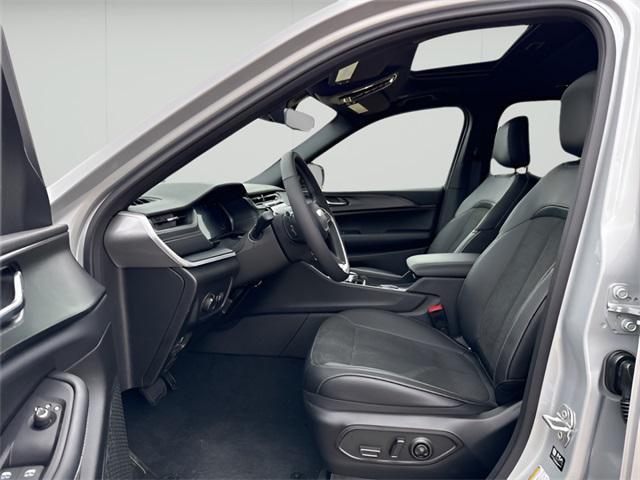 new 2025 Jeep Grand Cherokee L car, priced at $43,873