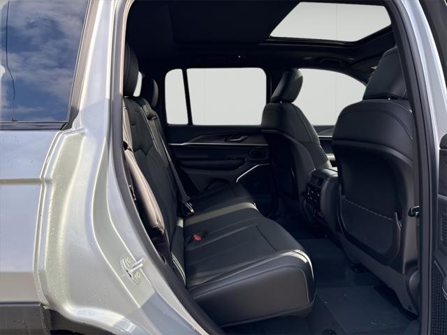 new 2025 Jeep Grand Cherokee car, priced at $50,652