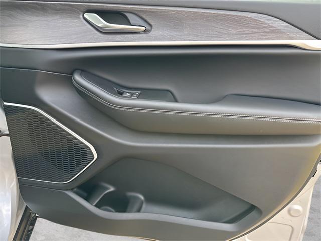 new 2025 Jeep Grand Cherokee car, priced at $48,418