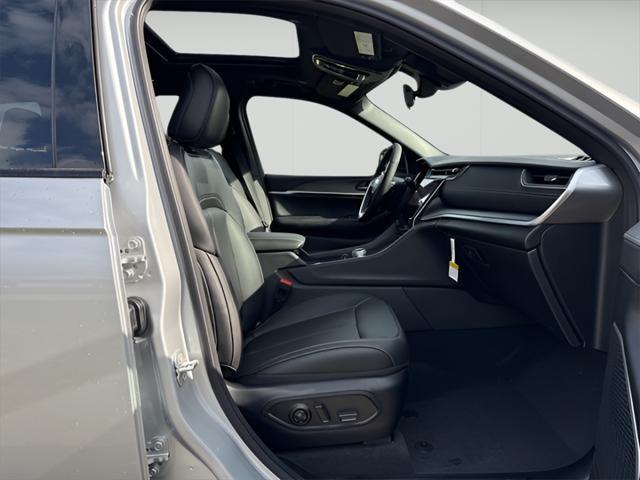 new 2025 Jeep Grand Cherokee car, priced at $50,652