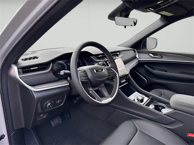 new 2025 Jeep Grand Cherokee car, priced at $48,418