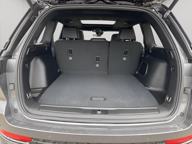 new 2025 Jeep Grand Cherokee car, priced at $50,902