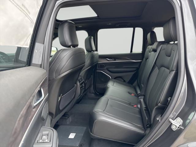 new 2025 Jeep Grand Cherokee car, priced at $50,902