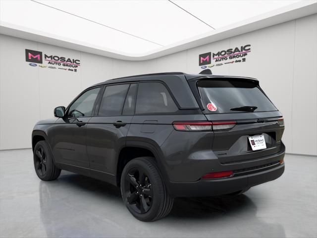 new 2025 Jeep Grand Cherokee car, priced at $50,902