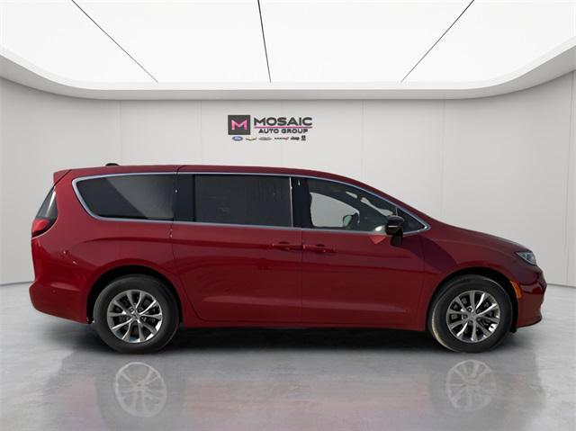 new 2025 Chrysler Pacifica car, priced at $41,881