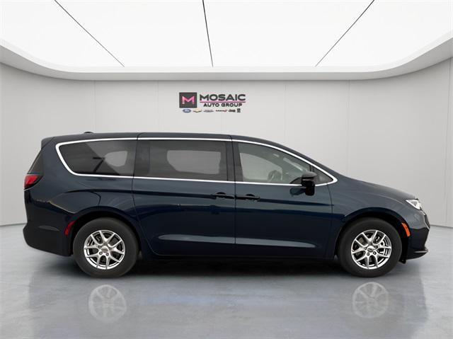 new 2025 Chrysler Pacifica car, priced at $39,152