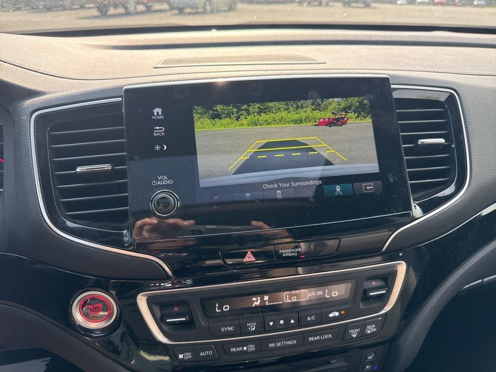 used 2022 Honda Pilot car, priced at $39,990