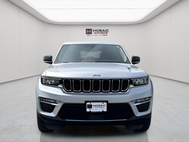used 2024 Jeep Grand Cherokee car, priced at $35,990