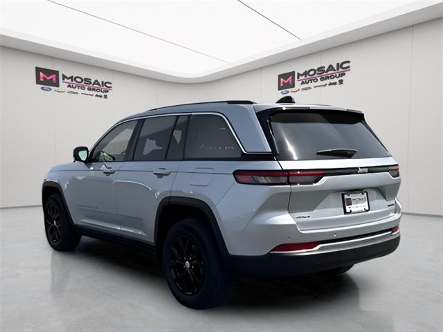 used 2024 Jeep Grand Cherokee car, priced at $37,990