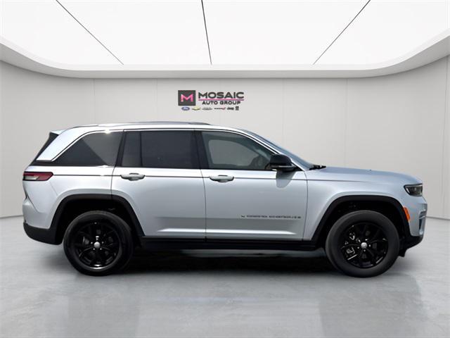used 2024 Jeep Grand Cherokee car, priced at $37,990