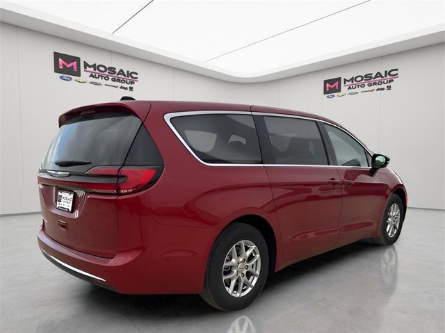 new 2025 Chrysler Pacifica car, priced at $40,801