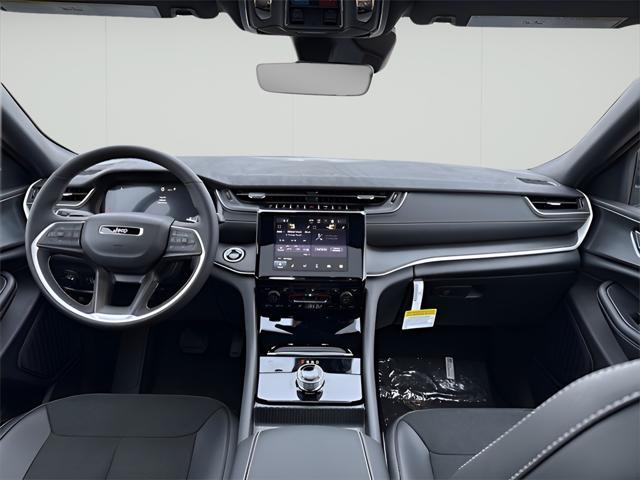 new 2025 Jeep Grand Cherokee car, priced at $41,524