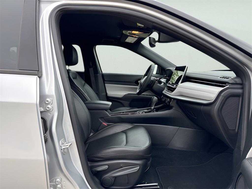 used 2025 Jeep Compass car, priced at $27,990