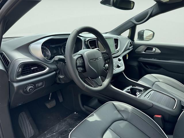 new 2025 Chrysler Pacifica car, priced at $52,473