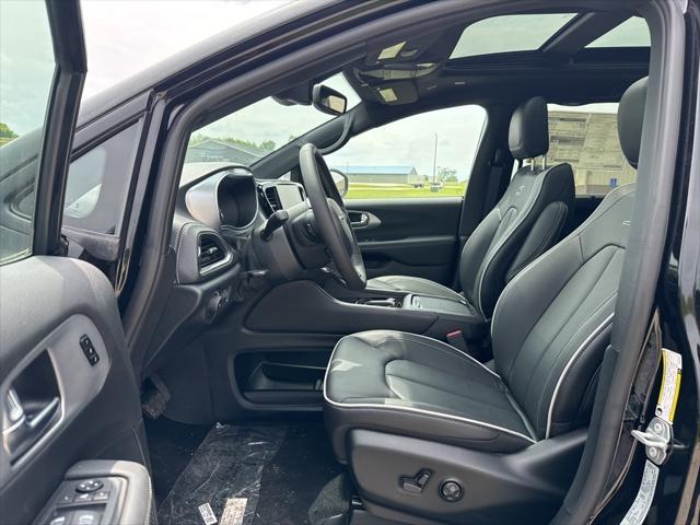 new 2025 Chrysler Pacifica car, priced at $52,473
