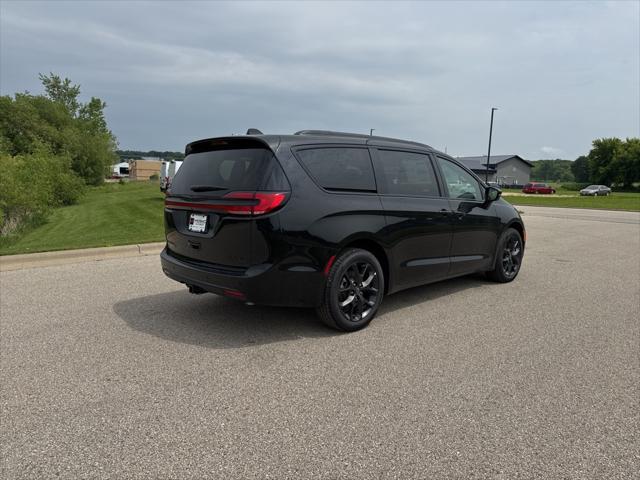 new 2025 Chrysler Pacifica car, priced at $52,473