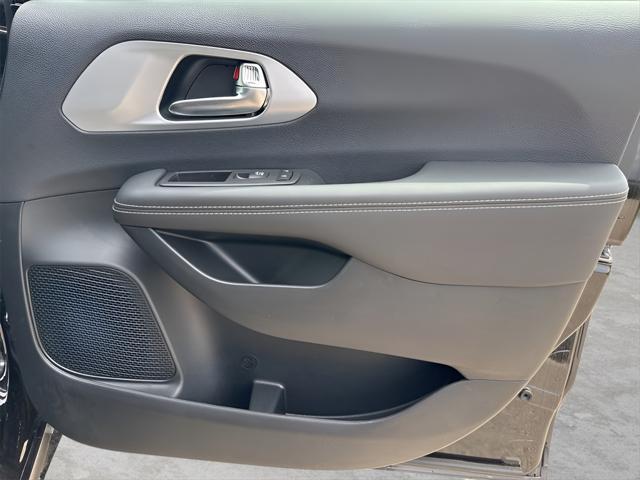 new 2025 Chrysler Pacifica car, priced at $52,473