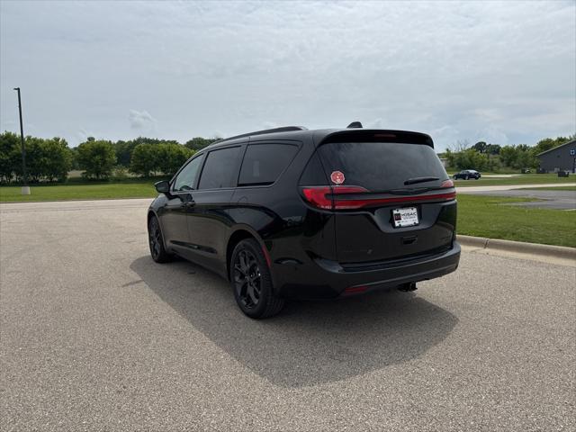 new 2025 Chrysler Pacifica car, priced at $52,473