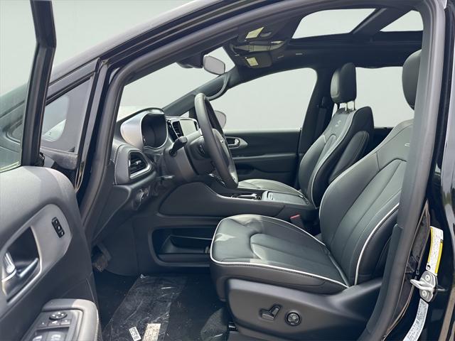 new 2025 Chrysler Pacifica car, priced at $52,473