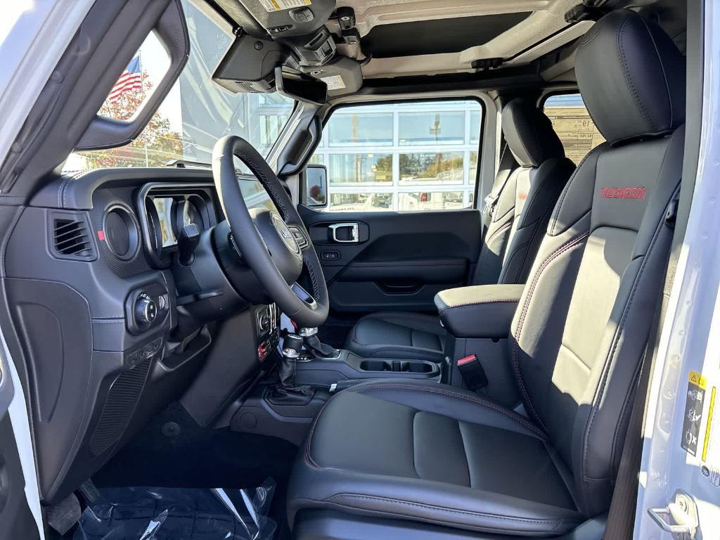 new 2025 Jeep Gladiator car, priced at $51,990